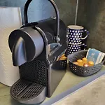 Stilvoll Renoviertes 50m2 In Gruenlage - Ganze Apartment