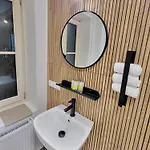 Stilvoll Renoviertes 50m2 In Gruenlage - Ganze 아파트 그라츠