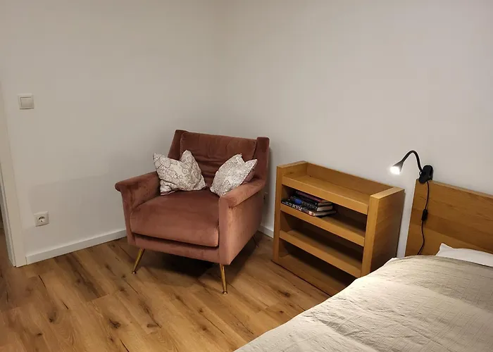 Апартаменти Stilvoll Renoviertes 50m2 In Gruenlage - Ganze Грац